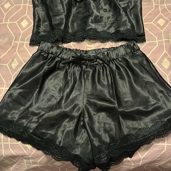Satin two piece sleep set size M - Picture 3 of 3